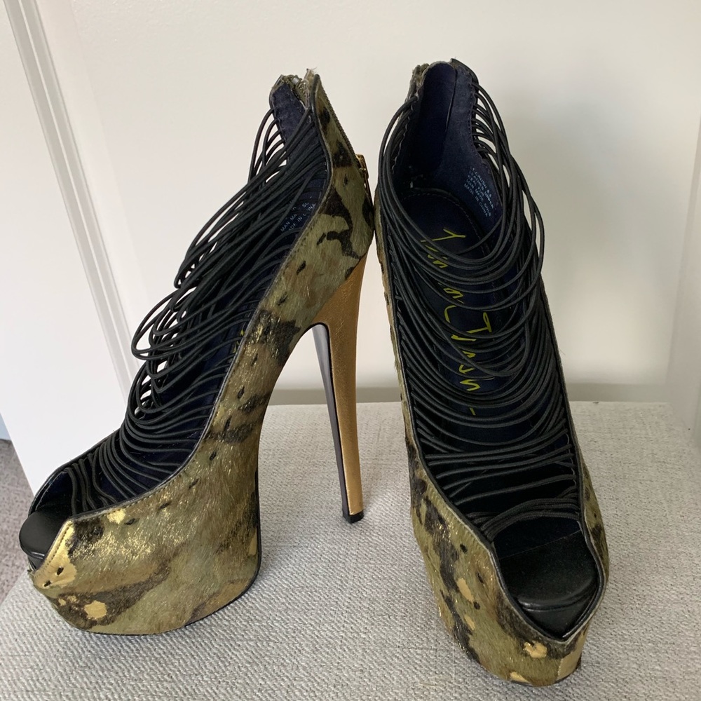 NWOTLondon Trash PonyHair High Heel Green Gold 6.5